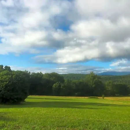 Domaine La Tour Oda ve Kahvaltı 3*